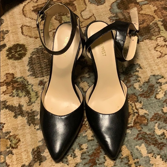 Classic Nine West black ankle strap stilettos - Picture 2 of 4